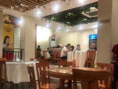 大堂-丹江口渔村·湘味厨房(桃园店)