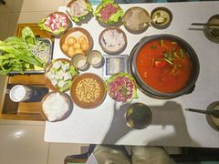 -贵府酸汤牛肉火锅·贵州老字号(飞山街店)