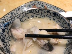 菌菇蒸汽石锅-山珍王国·云南野生菌石锅鱼