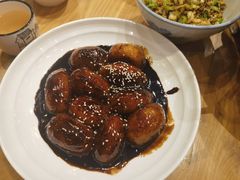 -帅巴人舅母子腊蹄民俗村