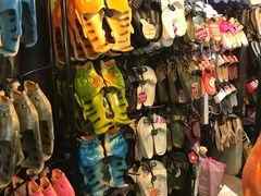 -席娜卡琳火车铁道夜市