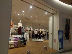 -优衣库(石家庄裕华万达广场店)