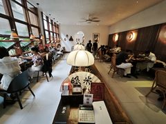 大堂-银米·云南传统过桥米线(双廊黑金冠店)