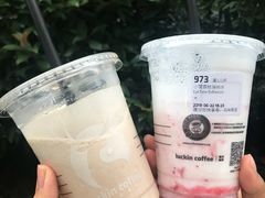 小雪荔枝瑞纳冰-瑞幸咖啡(盛博广场店)