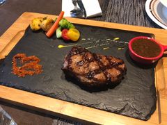 -悦享绿山墙西餐厅