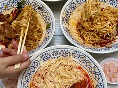 -李与白包子铺(桐梓林店)