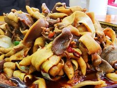 -一品红烧鸭特色川菜(三岔湖店)
