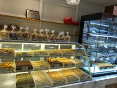 面包甜点陈列柜-老大昌(淮海中路店)