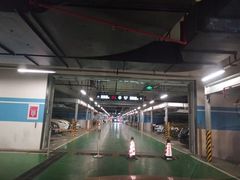 -徐汇日月光地下停车场
