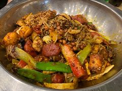 -愉肴麻辣香锅(中山路店)