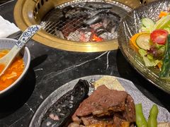 -山川小町·极番烧肉(新地假日广场店)