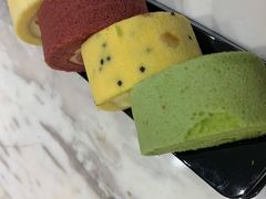 彩虹蛋糕卷-面包新语(龙湖·西宸天街店)