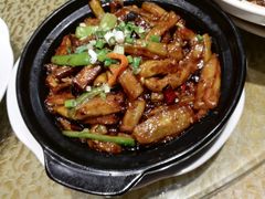 -老码头黑皮肘子锅包肉(赣水路店)