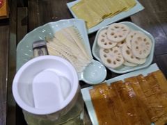 -红九格老火锅(三峡广场店)