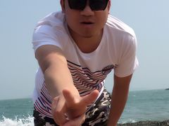 -黄河谷马拉湾海浪浴场