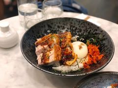 脆皮猪肉饭-Calia