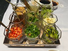 -红鼎豆捞·非遗鲍皇汤火锅(宝丰路店)