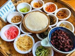 -包整·丝娃娃(一览甲秀楼风景店)