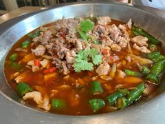 -兔行天下-鸿鹤鲜锅兔(中海国际店)