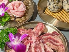 -围炉肉舍•炭烤活鳗•丹东海鲜烤肉(步行街店)