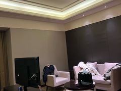 -天津京基皇冠假日酒店