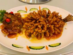 松鼠桂鱼。-鹿鸣春饭店(总店)