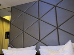 -桔子酒店(上海西藏北路地铁站店)