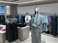 -URBAN REVIVO(七宝领展广场店)