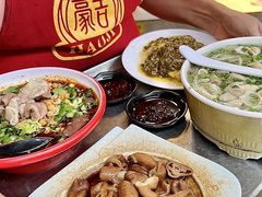-朱大嘴肥肠血旺(福字街店)