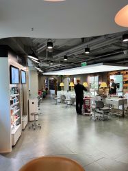 -变画·发型STUDIO