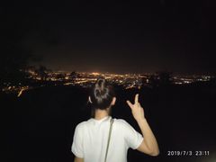 -鬼笑石后山停车场