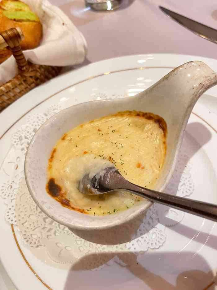 戈雅法餐厅(世界城广场店)-"离家很近,服务员态度很好,团购很划算的.