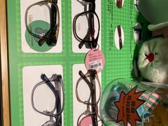 -LOOK眼镜·蔡司依视路配镜(宝山万达店)