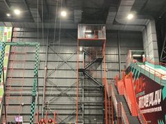 -极限PLAY运动娱乐新世界·团建派对潮玩休闲馆·室内蹦极高空游乐园