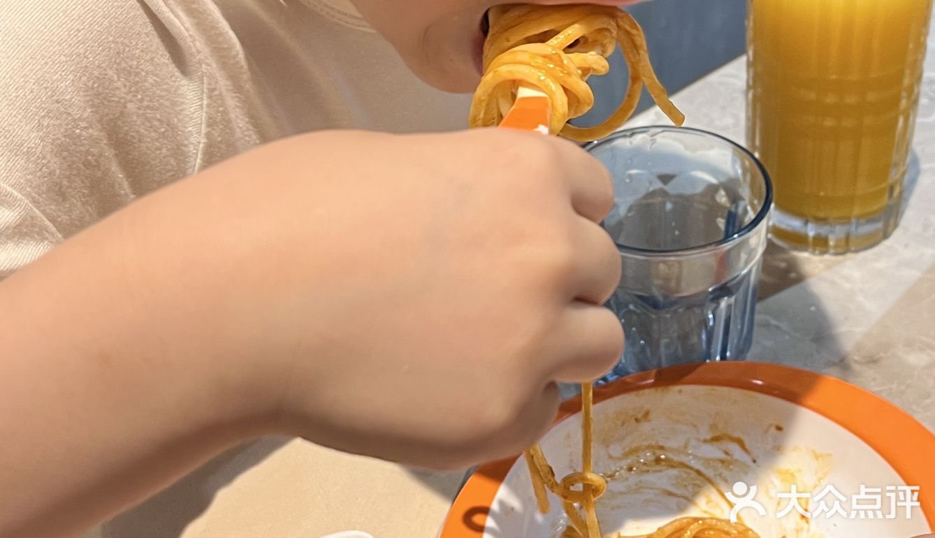 周末带娃省心版 | 该有的必胜客都有✅