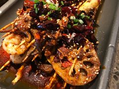 -沪小二炭火蛙锅(淮海中路美食不夜城店)