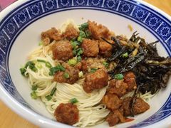 辣肉面加鸡毛菜-沪西老弄堂面馆(定西路店)