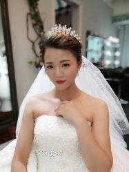 -雪莉美妆婚纱馆