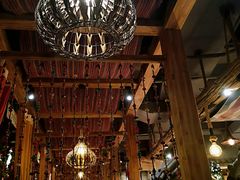 -老牌坊云南鱼豆花火锅(爱建店)