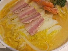 -河畔春天时尚餐厅