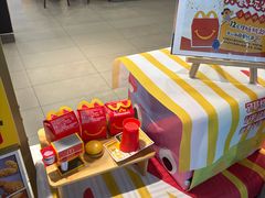 -麦当劳(上海虹桥站30B检票口楼上)