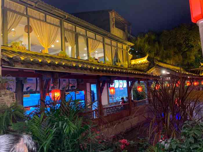 大院河鲜(琉璃旗舰店)-"环境优美,哈哈哈～去的那天下着小雨,还多.