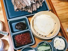 手抓羊肉-十二毡房蒙餐·蒙古包