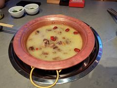 -阿婆情腊排骨火锅·野生菌季(古城旗舰店)