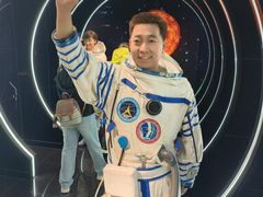 -厦门帷幕开啦红地毯蜡像艺术馆