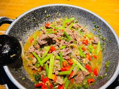 猫儿山的小黄牛-吃饭皇帝大土家民族菜(正大广场店)