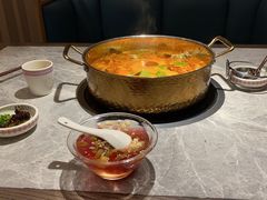 -野山舂·贵州现舂酸汤牛肉(民生路店)