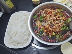 -周良天山牛杂城(天山路总店)