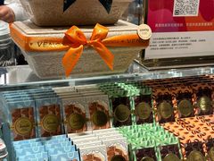 -VENCHI 闻绮(上海佛罗伦萨小镇店)