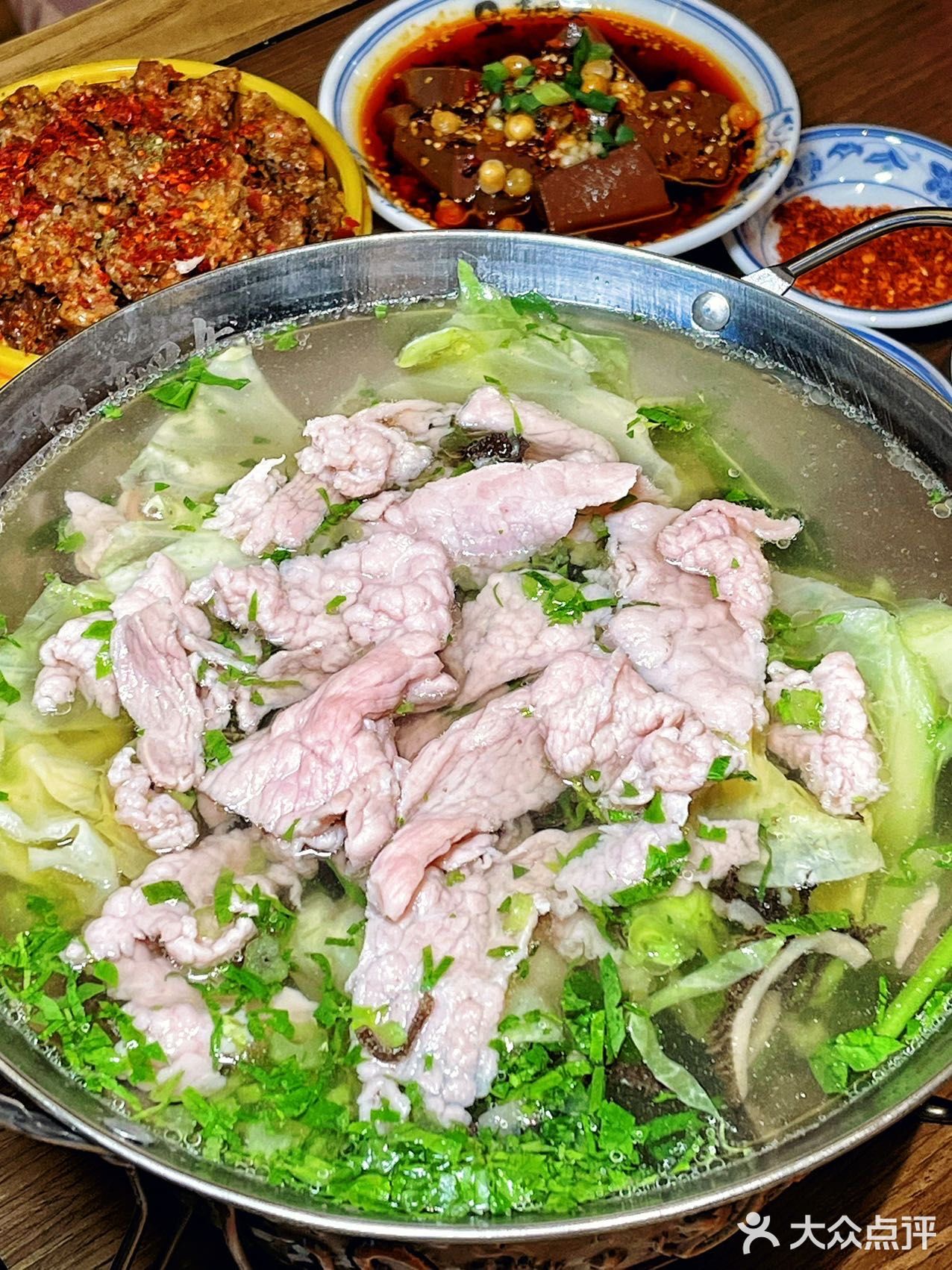 北京首店‼️甜滋滋的乐山甜皮鸭巨好吃🔥满满都是馅的牛肉饼超绝